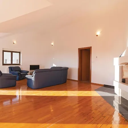 Apartamento Two-bedroom In *