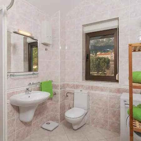 Two-bedroom In Apartamento *