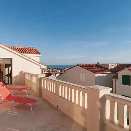2 Bedroom Pet Friendly In