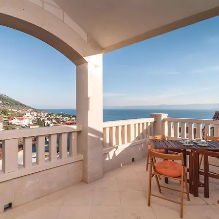 Apartment 2 Bedroom Pet Friendly In